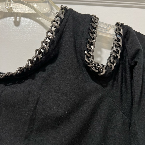 Bailey 44 xs Chain cold shoulder top NWT - Picture 2 of 3